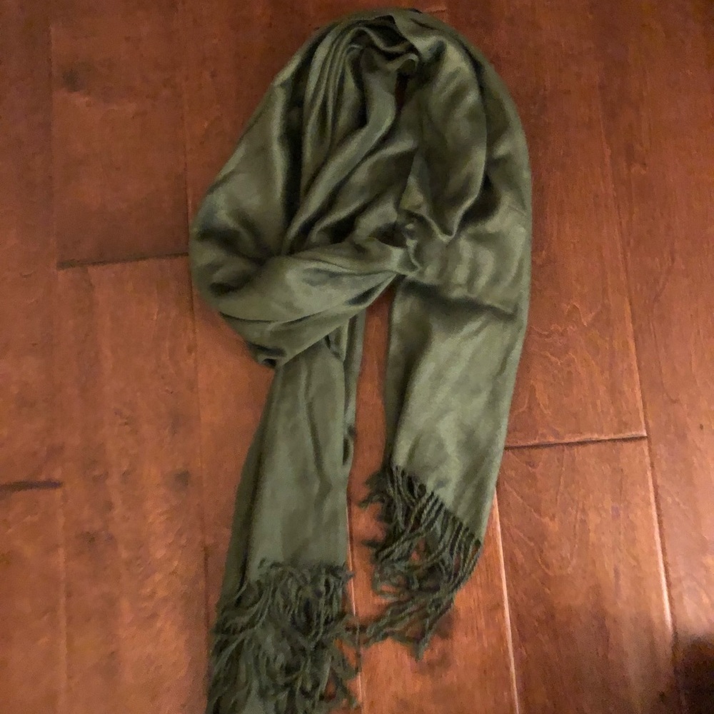 Olive green long scarf Jones New York